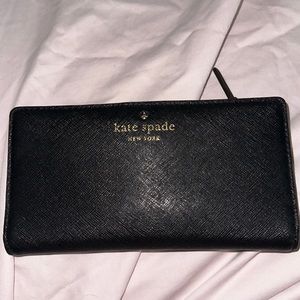 NWOT Kate spade ♠️ black leather wallet with 14 card slots zipper change cute